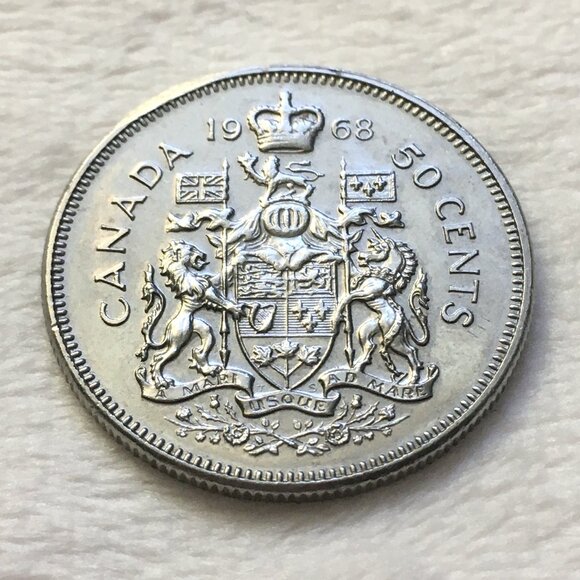 1968 RCM Queen Elizabeth II Canadian Nickel Half Dollar - Picture 1 of 4